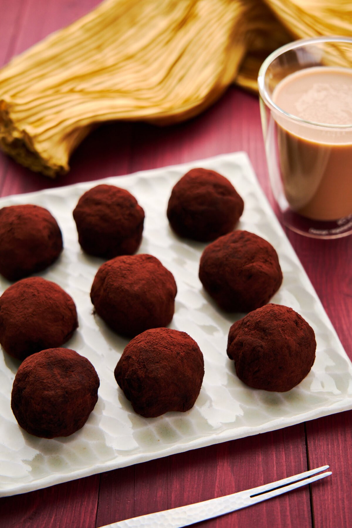 With melt-in-your mouth chocolate ganache wrapped in a soft chewy layer of chocolate mochi, these Japanese sweets come together from just a handful of ingredients.