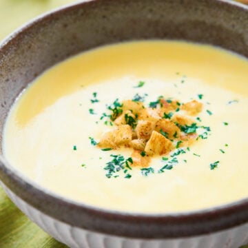 Loaded with fresh sweet corn in a rich velvety soup, this Japanese Corn Potage comes together from just a handful of ingredients. Serve it hot or chilled.