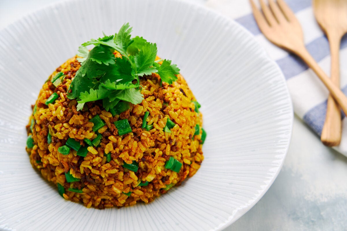 Japanese-style fried rice (yakimeshi) with ground beef, caramelized onions, and curry powder.