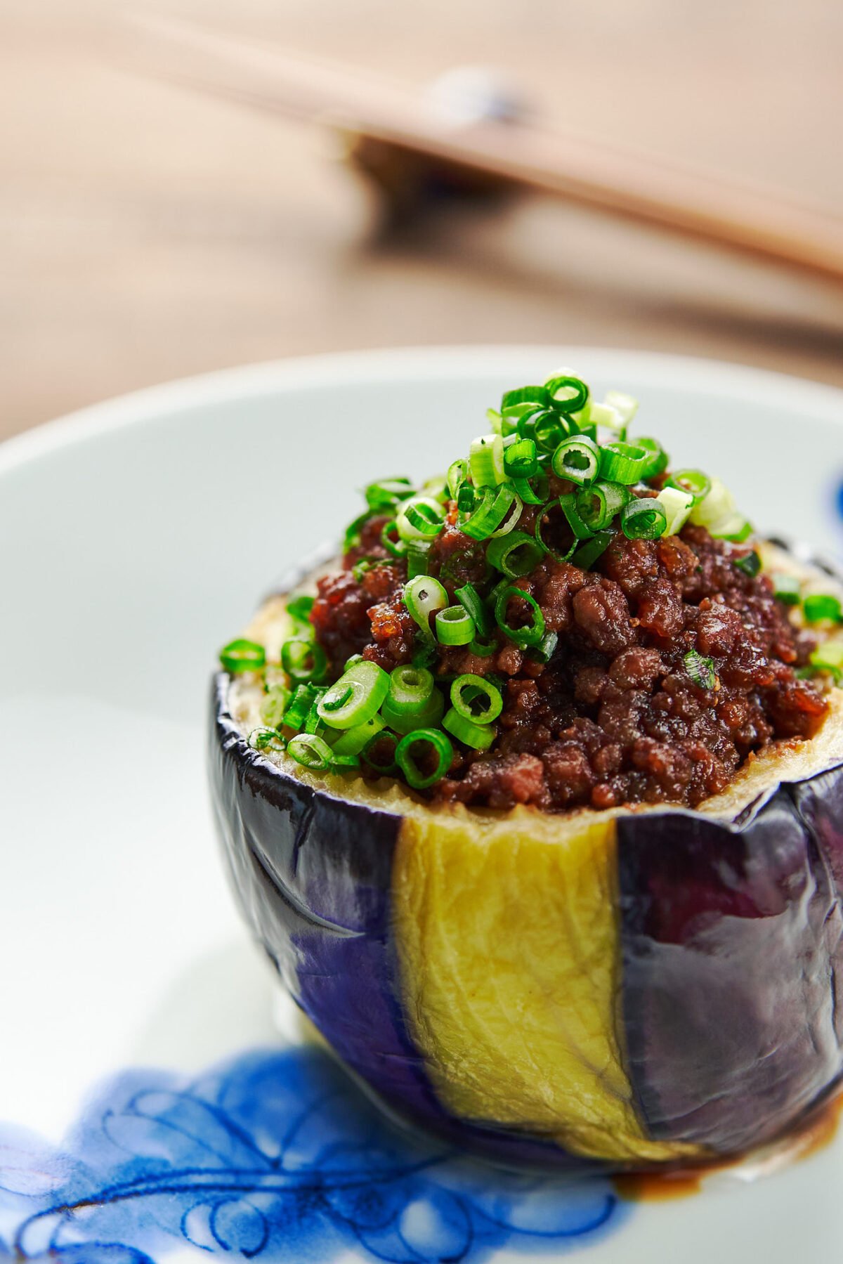 With a creamy eggplant stuffed with ground pork glazed in a savory-sweet miso sauce, this mashup of Nasu Dengaku and Nikumiso turns this popular appetizer into a hearty entree.