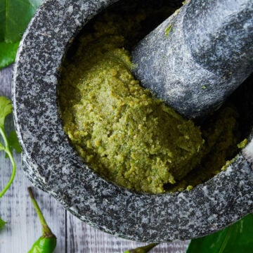 With loads of green herbs and and spices, this green curry paste from scratch is the perfect base for green curry chicken.