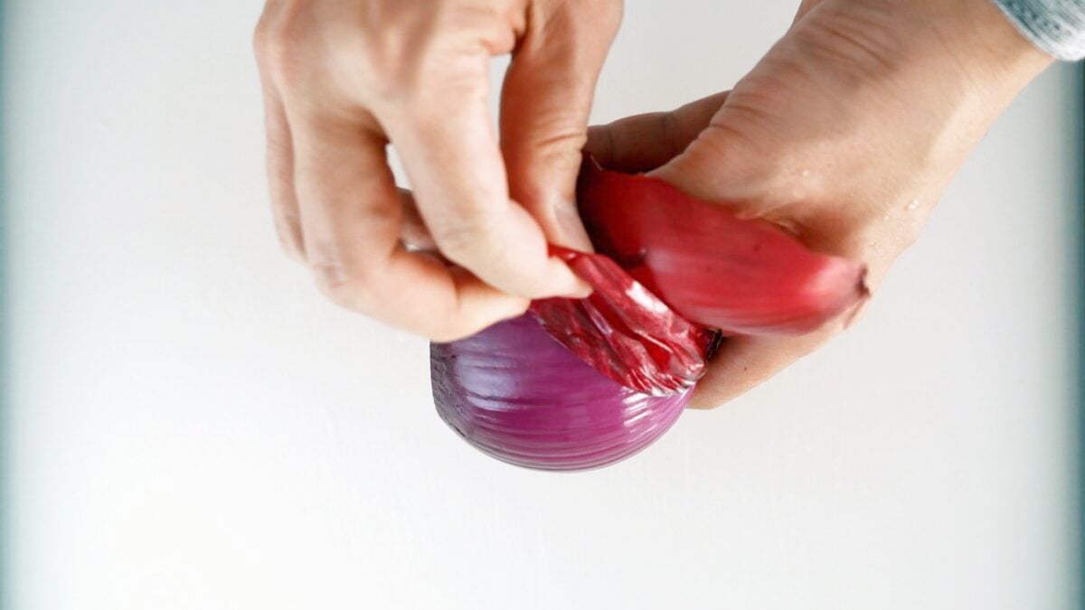 Peel the onion. 