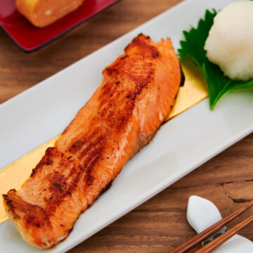 Grilled salt-cured salmon is a staple of traditional japanese breakfasts. This easy grilled salmon recipe includes just 3 ingredients.