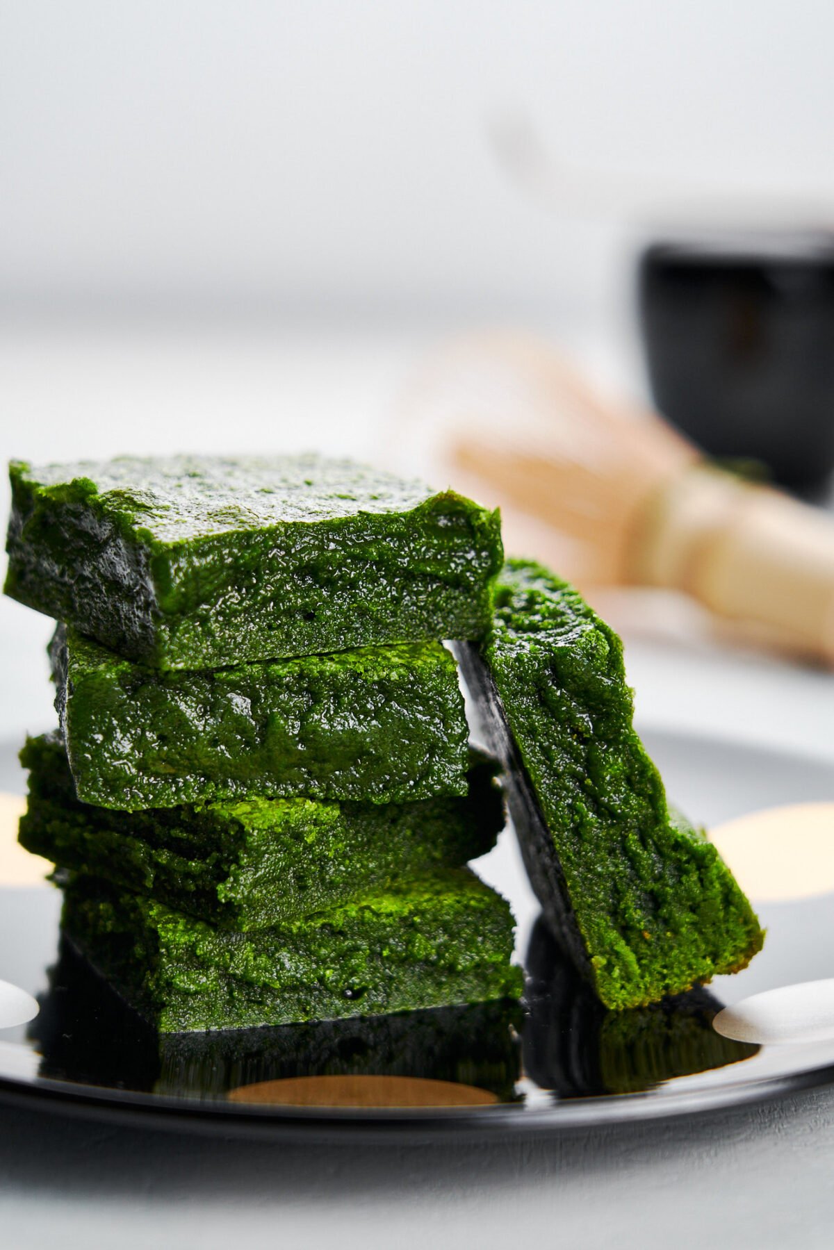 These easy green tea brownies made from white chocolate and matcha are crisp on the outside and fudgy on the inside. Their vibrant green color makes them perfect for holiday baking.