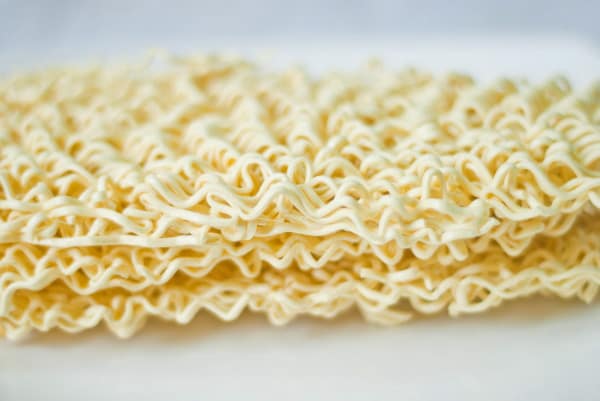 Dried curly noodles