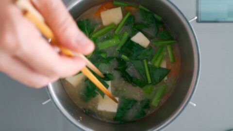 Spinach, tofu and carrot miso soup