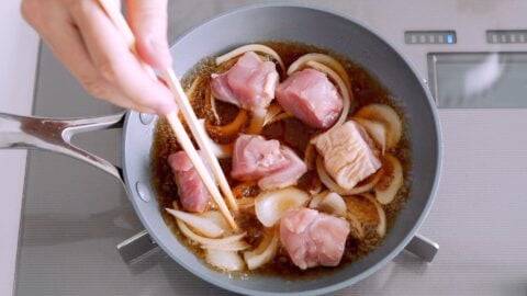 For the best Oyakodon, poach the chicken gently in Dashi.