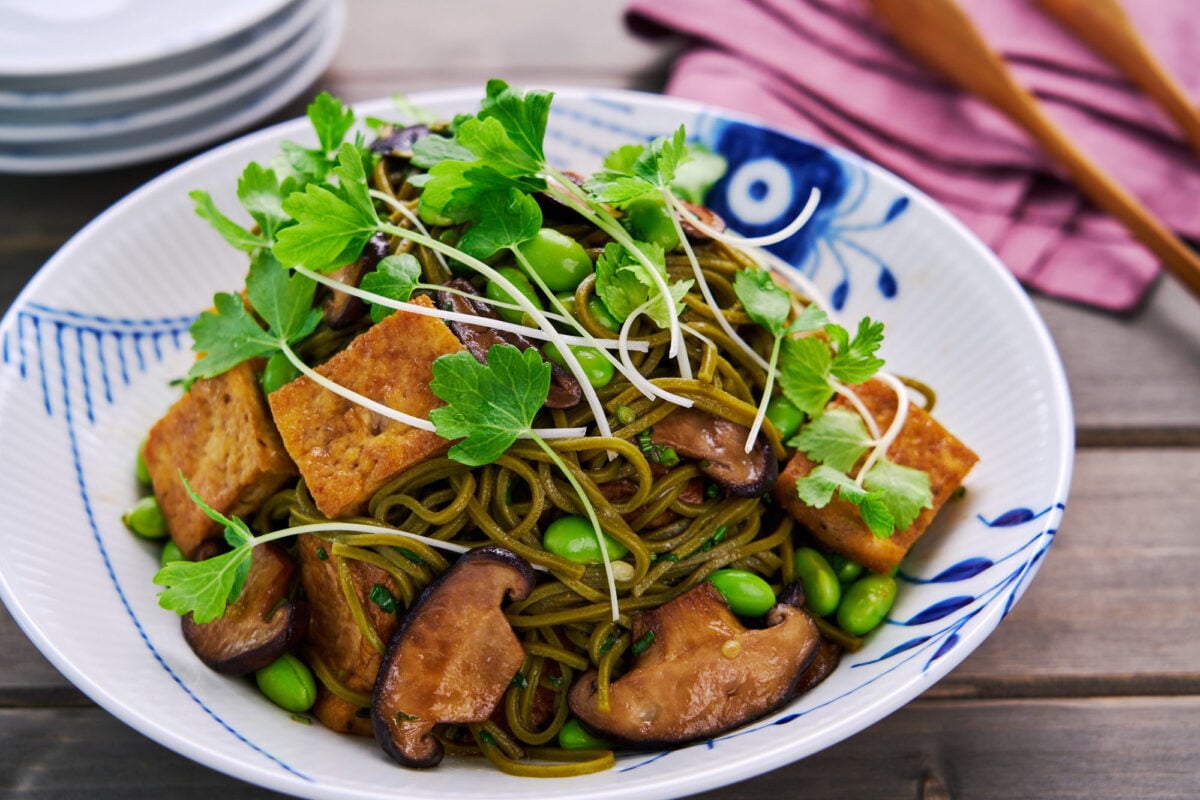 With cold soba noodles, pan-fried tofu and mushrooms, and a light sesame dressing this easy soba salad is a deliicous Japanese summer dish.