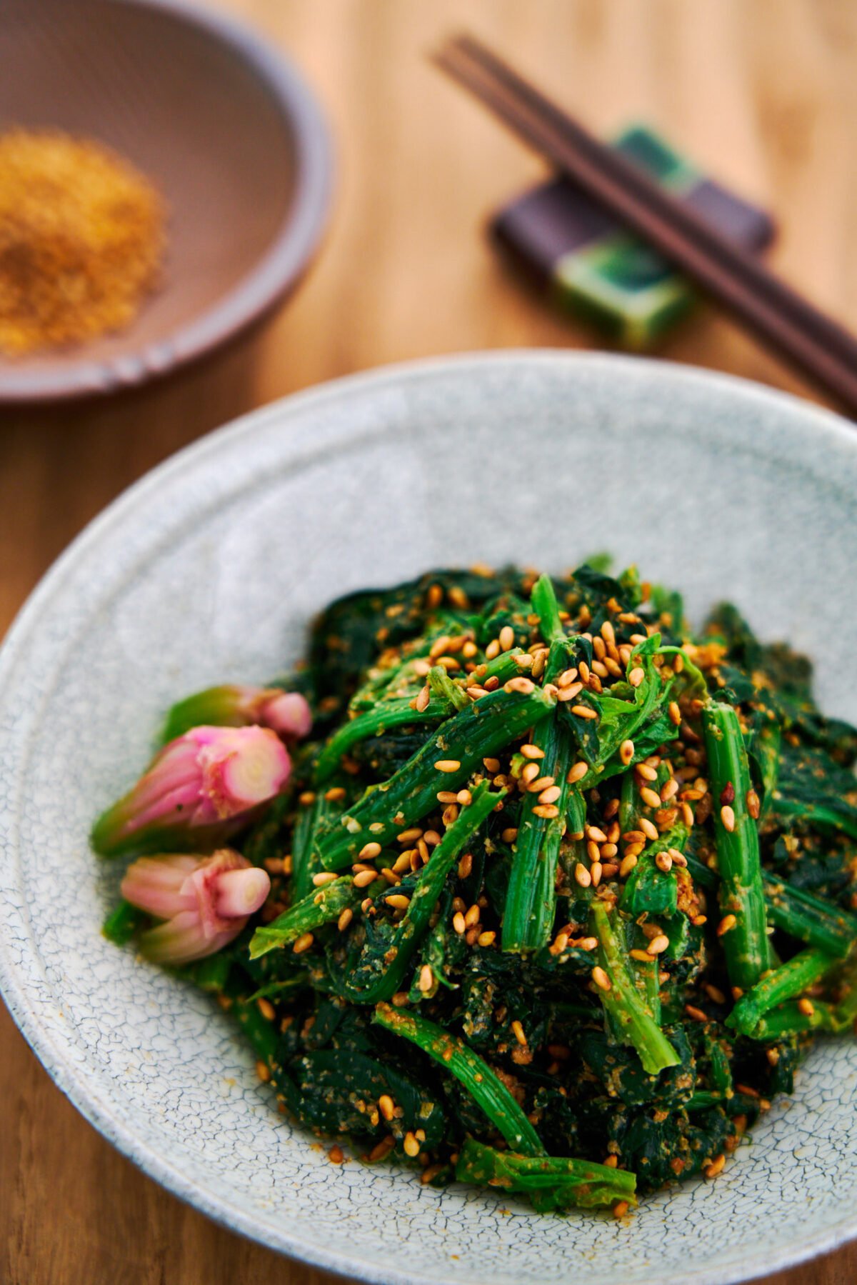 4 basic ingredients are all you need to make this flavorful Japanese spinach and sesame salad (goma ae).