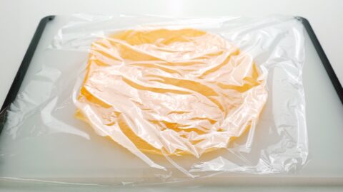 Keep Usuyaki Tamago covered with plastic.