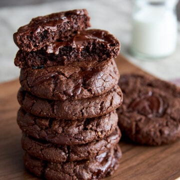 Noone will ever guess these decadent chewy chocolate chunk cookies are plant-based. Best of all, this vegan chocolate cookie recipe comes together in minutes.