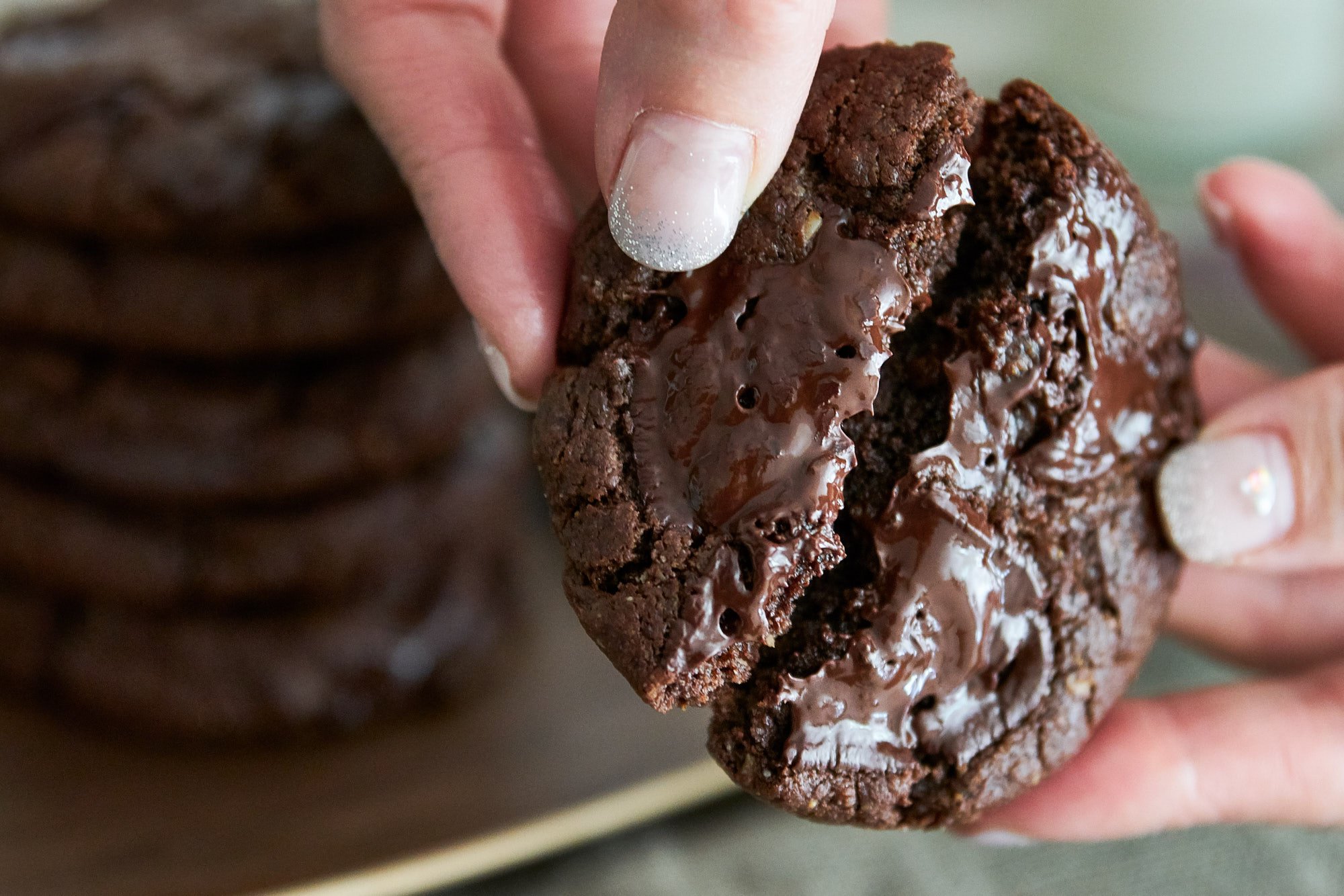 Crisp on the outside and soft and chewy on these inside, these vegan chocolate cookies are irresistably good.